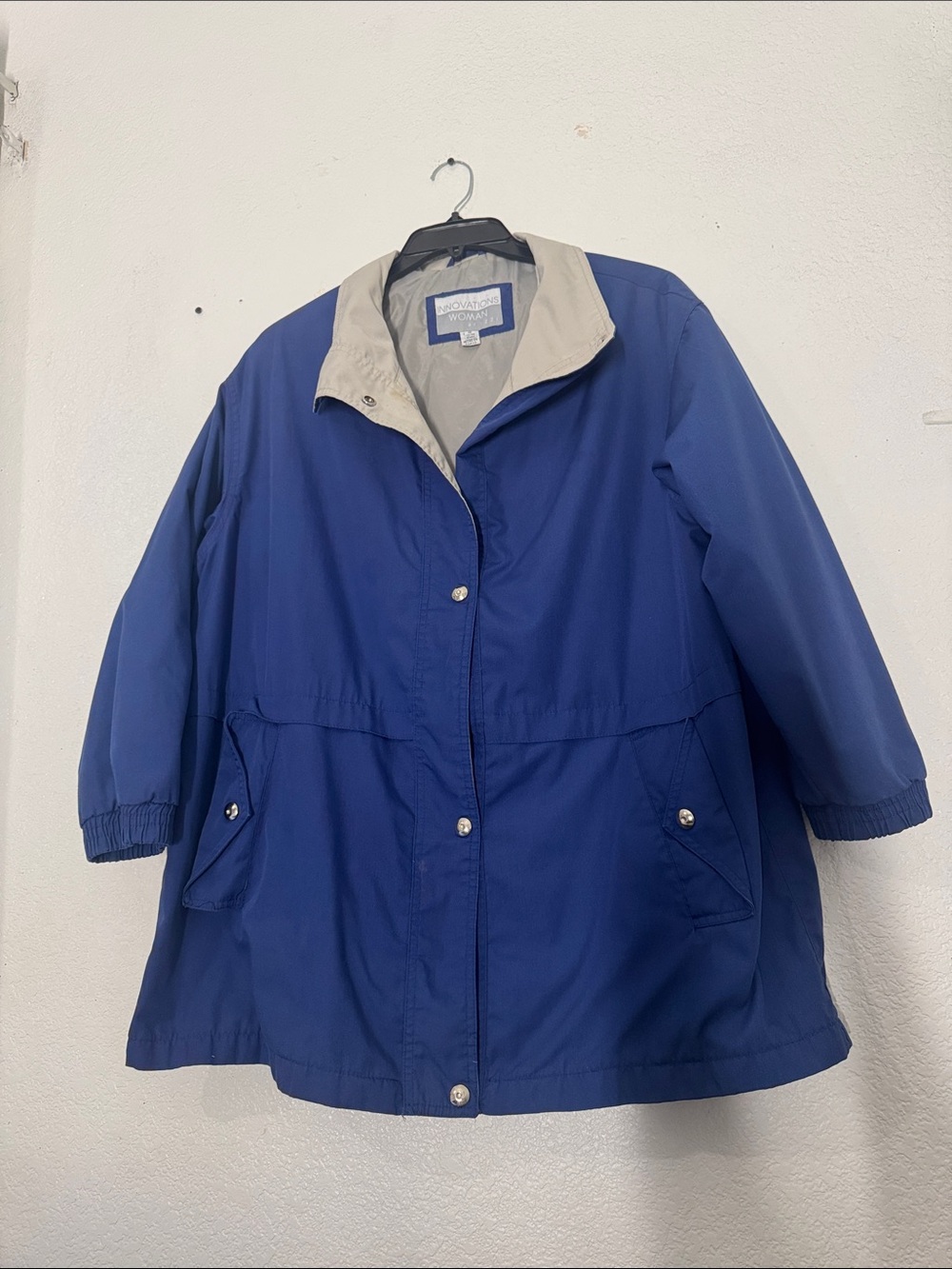Women's Blue Trench Coat with Contrasting Cream Collar - Casual Outerwear